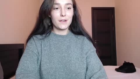 Mia online show from March 30, 1:56 pm