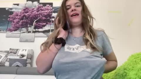 Mila online show from January 6, 1:26 pm