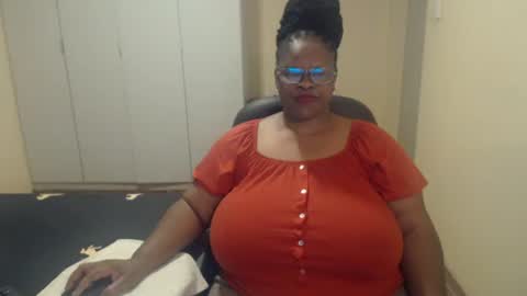 sweetnoziexxx online show from February 17, 5:36 am