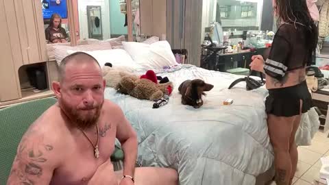 WeAim2PZzz online show from November 28, 5:15 pm