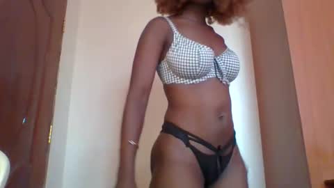 Snapshot of sweetpasion2 chatting on March 2, 10:24 am sweetpasion2 online show from March 2, 10:24 am