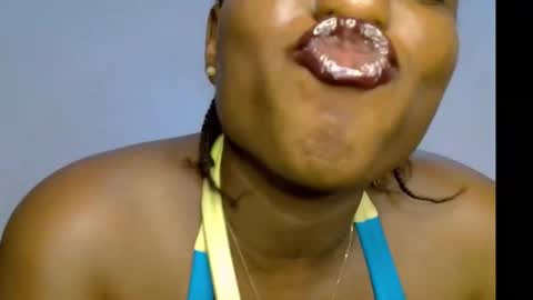 Snapshot of sweetpetitgirl chatting on February 21, 9:38 pm LILY BRANDY online show from February 21, 9:38 pm