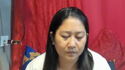 Snapshot of sweetpilipina88 chatting on May 2, 2:27 am MIA online show from May 2, 2:27 am