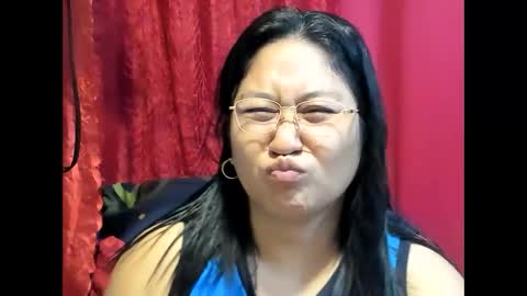 Snapshot of sweetpilipina88 chatting on May 22, 11:54 pm MIA online show from May 22, 11:54 pm