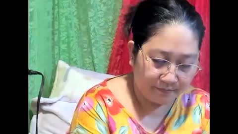 Snapshot of sweetpilipina88 chatting on June 9, 10:49 am MIA online show from June 9, 10:49 am