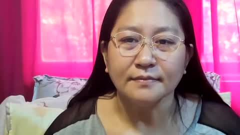 Snapshot of sweetpilipina88 chatting on July 11, 1:41 am MIA online show from July 11, 1:41 am