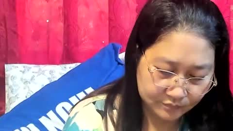 Snapshot of sweetpilipina88 chatting on August 4, 1:31 am MIA online show from August 4, 1:31 am