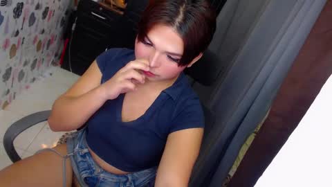 Snapshot of sweetprettyangelts chatting on March 9, 3:43 am angelica online show from March 9, 3:43 am