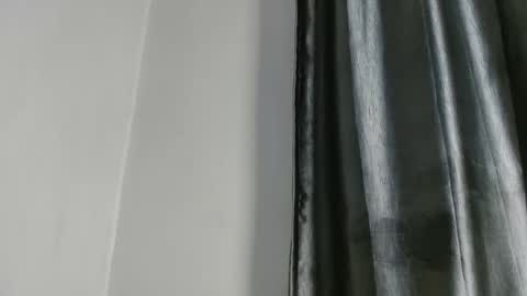 slim ivy online show from October 20, 5:57 pm