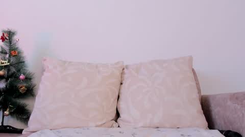 Snapshot of sweetpussyhot_ chatting on December 21, 8:00 pm Hello Welcome Im here from WEDNESDAY to SUNDAY 430am to  830am and 3  to 7  timeMONDAY and TUESDAY i rest online show from December 21, 8:00 pm