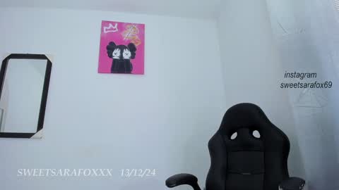 Snapshot of sweetsarafoxxx chatting on December 13, 4:05 pm Sara Sofia Libra online show from December 13, 4:05 pm