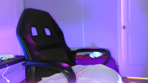 Sweetscar22 online show from December 28, 3:26 am