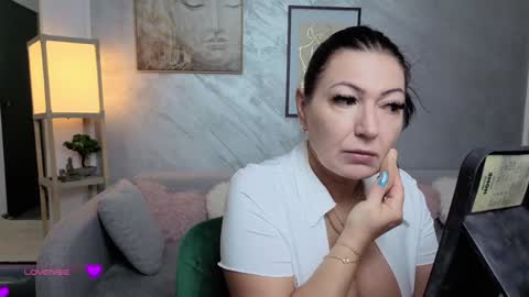 Snapshot of sweetsexangel chatting on October 12, 10:14 am Goddess Allysse online show from October 12, 10:14 am