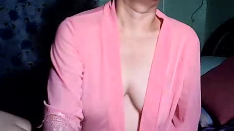 Snapshot of sweetsexyfiona431 chatting on June 21, 9:17 pm sweetsexyfiona431 online show from June 21, 9:17 pm