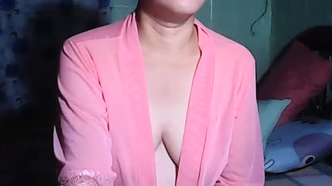 Snapshot of sweetsexyfiona431 chatting on June 28, 12:44 pm sweetsexyfiona431 online show from June 28, 12:44 pm