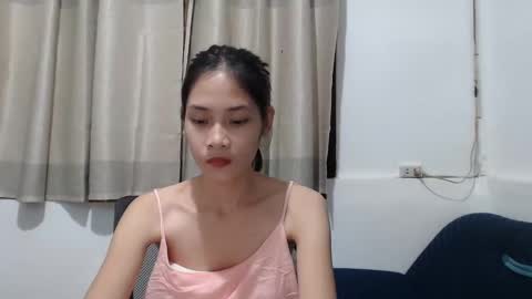 Mia online show from December 16, 2:27 pm