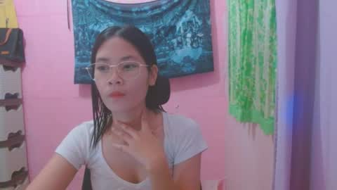 Mia online show from June 25, 5:45 am