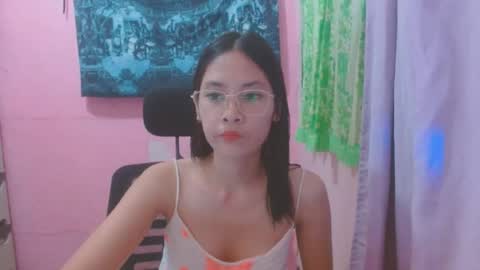 Mia online show from June 29, 5:25 am