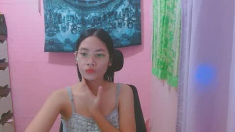 Mia online show from July 1, 5:31 am
