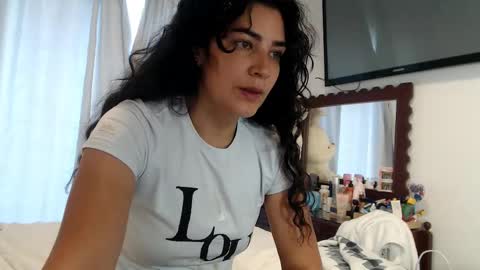 Dianis online show from November 2, 2:52 pm