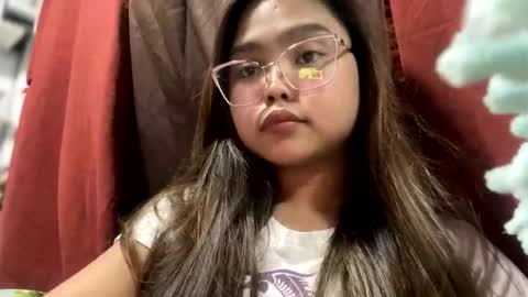 sweetspicyy online show from March 19, 10:30 am