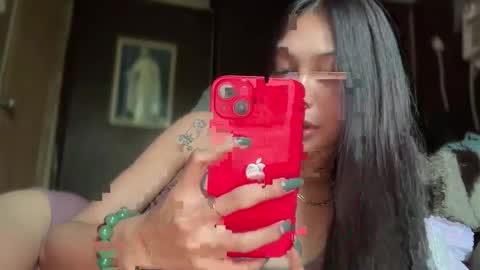 Snapshot of sweetstares chatting on October 28, 3:10 am yanny online show from October 28, 3:10 am