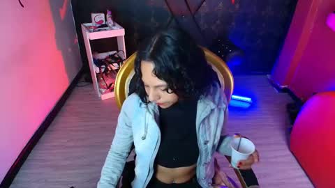 Snapshot of sweett_pleasure chatting on February 1, 2:15 pm Sweett pleasure online show from February 1, 2:15 pm