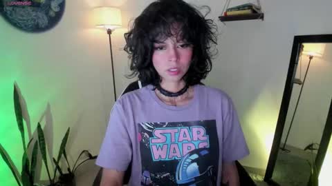 Snapshot of sweettianna chatting on January 17, 2:27 am shamanta Independent modelHelp me reach 100 thumbs up online show from January 17, 2:27 am