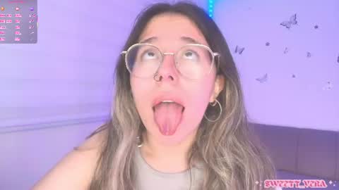Snapshot of sweettvera_ chatting on June 19, 11:52 pm Veronica Independent Model online show from June 19, 11:52 pm