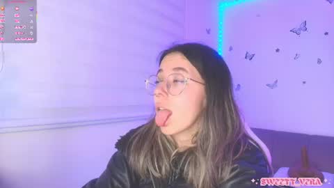 Snapshot of sweettvera_ chatting on June 24, 4:11 am Veronica Independent Model online show from June 24, 4:11 am