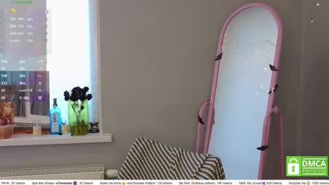 Snapshot of sweetuniporn chatting on February 25, 6:56 am Elis a little vacation Ill be here Saturday my schedules in bio online show from February 25, 6:56 am