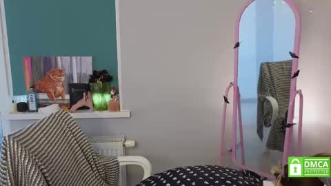 Elis  a little vacation Ill be here Saturday my schedules in bio online show from April 10, 7:57 am