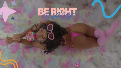 sweetviolet___ online show from February 25, 12:15 pm