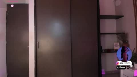 Snapshot of sweetviolet___ chatting on March 6, 12:23 pm sweetviolet___ online show from March 6, 12:23 pm