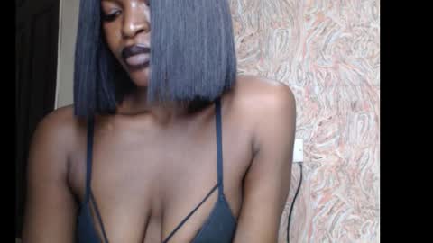 Snapshot of sweetxxboobsx chatting on September 22, 12:45 am sweetxxboobsx online show from September 22, 12:45 am