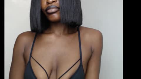 Snapshot of sweetxxboobsx chatting on October 12, 9:30 am sweetxxboobsx online show from October 12, 9:30 am