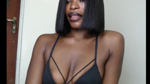 Snapshot of sweetxxboobsx chatting on October 14, 8:42 pm sweetxxboobsx online show from October 14, 8:42 pm