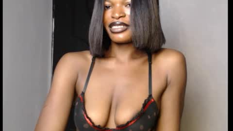 sweetxxboobsx online show from February 18, 8:43 am