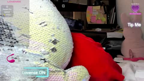 Mia online show from March 29, 7:25 pm