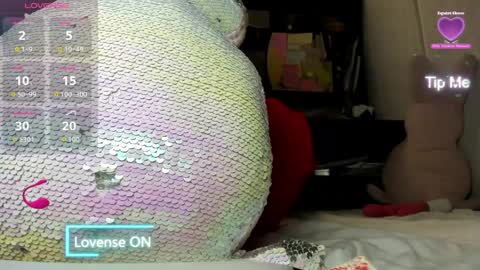 Mia online show from April 10, 8:35 pm