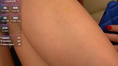 Snapshot of sweety_one_ chatting on December 17, 5:58 pm Sweety one  online show from December 17, 5:58 pm