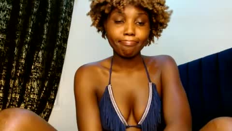Snapshot of sweety_spixxy chatting on June 30, 9:38 pm Dolly online show from June 30, 9:38 pm