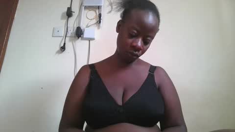 sweetyass25 online show from September 14, 6:23 am