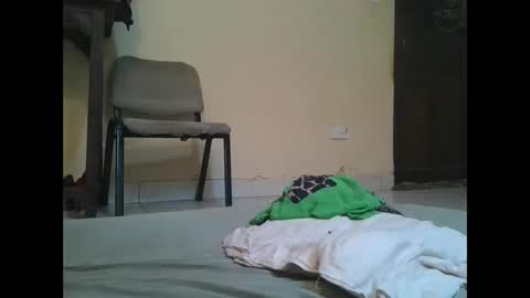 sweetyass25 online show from April 18, 9:02 am