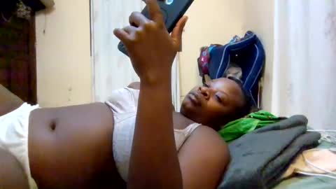 Snapshot of sweetyass25 chatting on July 16, 6:58 pm sweetyass25 online show from July 16, 6:58 pm