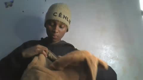 Snapshot of sweetypussy01 chatting on October 12, 6:18 pm sweetypussy01 online show from October 12, 6:18 pm