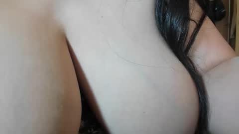 Snapshot of sweewoman_ chatting on June 10, 1:43 pm Miranda online show from June 10, 1:43 pm