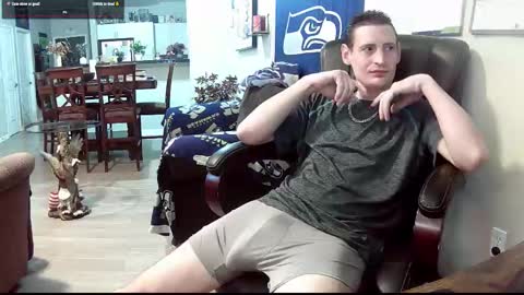 Snapshot of swelteringk chatting on October 14, 2:45 am Kile online show from October 14, 2:45 am