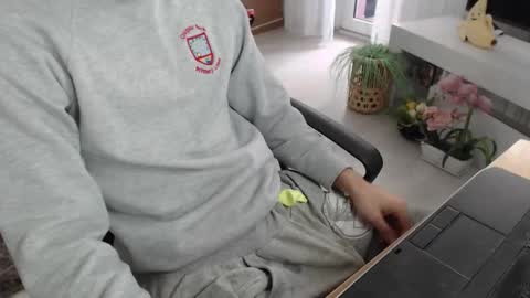 SwetLittleBoy4u online show from September 30, 9:14 am