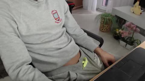 SwetLittleBoy4u online show from October 2, 7:26 am